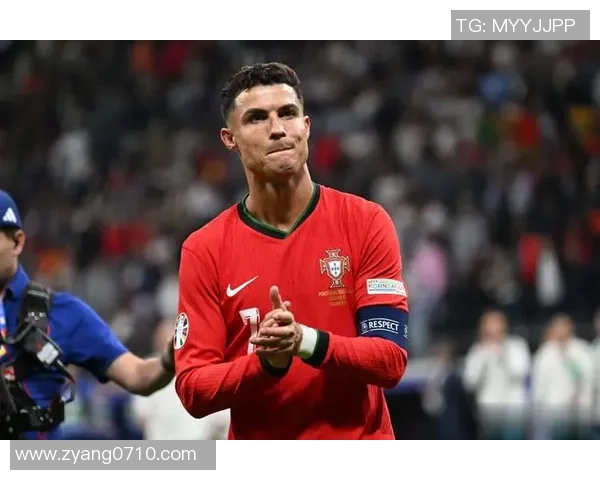 足球史上十大最具魅力球星照片展现他们的风采与荣耀