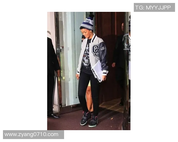 足球明星穿搭潮鞋女款推荐 展现运动与时尚完美结合